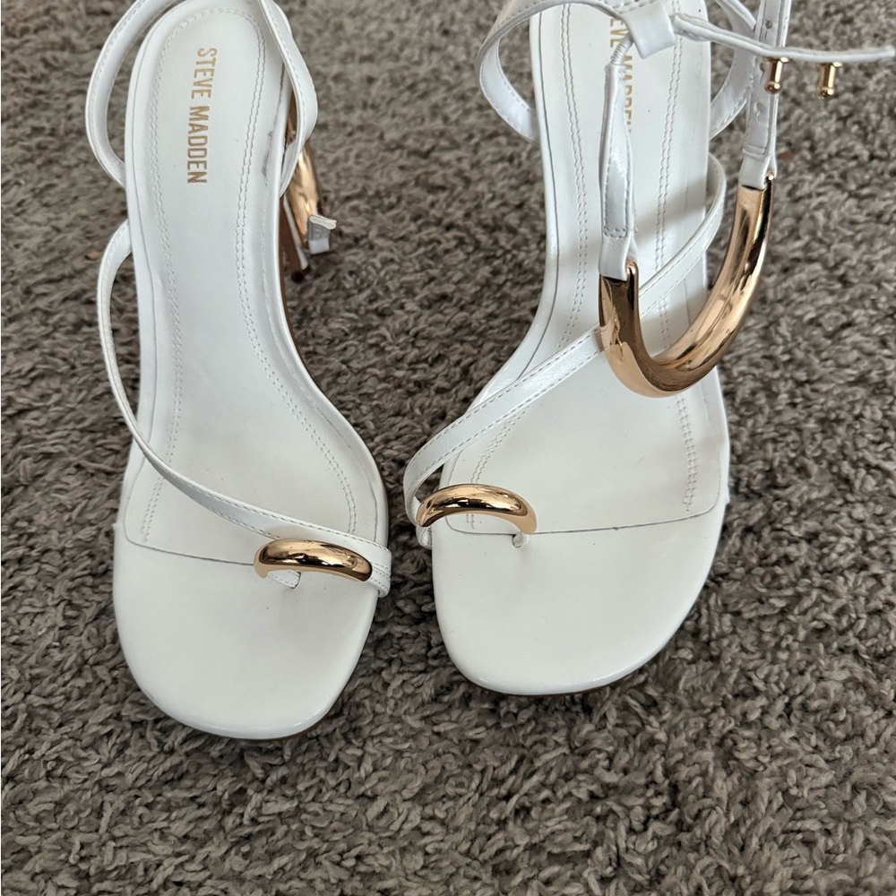 Steve Madden White and Gold Women's Sandals